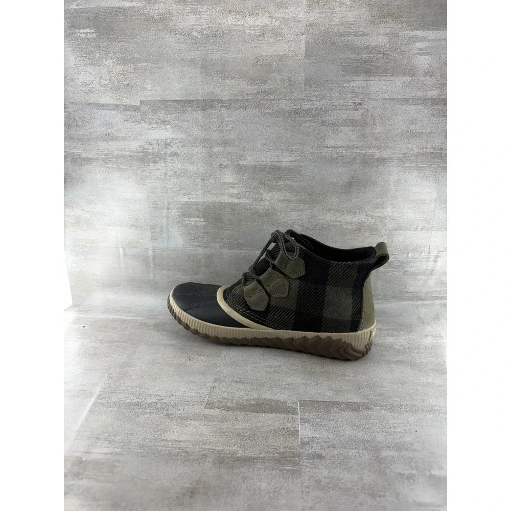 Sorel Out N About III Waterproof Duck Boots Olive Plaid NL3931-326 Women Sz 7